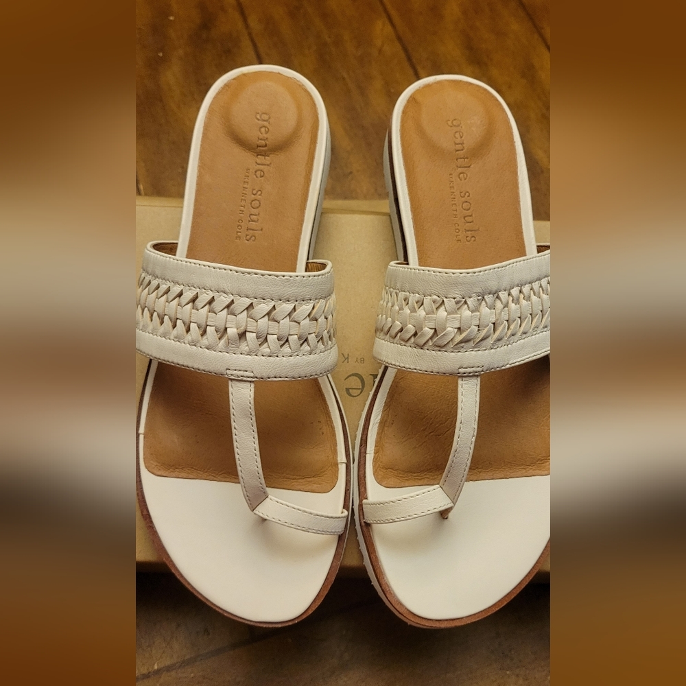Kenneth Cole Sandals